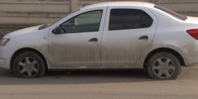 VIDEO Razbunare pe strada unui sef de la Politia Locala Constanta. Doua masini, printre care si cea a politiei, au fost vandalizate