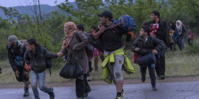 Refugiatii trec din nou prin granitele Greciei