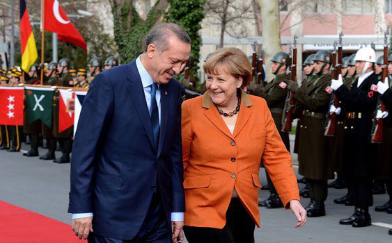 EXCLUSIV Erdogan face LEGEA in presa germana, dupa ce a pus-o cu botul pe labe pe cea de acasa. Merkel se face ca nu vede