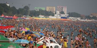 Varful scumpirilor, atins pe litoralul romanesc. Cat costa un sejur la mare in perioada cea mai fierbinte a sezonului