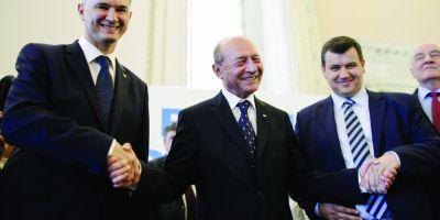 Reportaj de la fuziunea PMP-UNPR. Cum a ajuns Basescu sa incropeasca al treilea partid al tarii