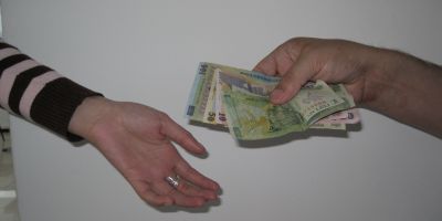 Recuperatorii de datorii, o afacere de 2,7 miliarde de euro in Romania. Valoarea medie este de 1.400 de euro in domeniul bancar si 190 de euro in telecom
