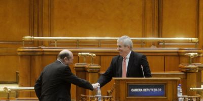 Disputa intre Basescu, Tariceanu si Nicolicea in plen. 