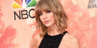 Taylor Swift a castigat procesul intentat unui DJ care a agresat-o in 2013